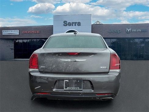 Used 2016 Chrysler 300 S image 4