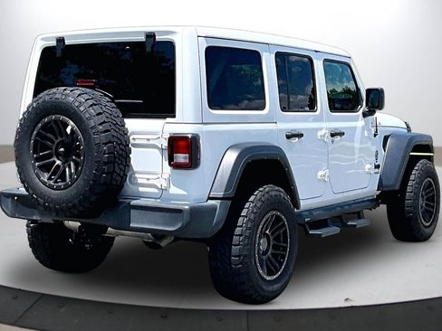 Used 2022 Jeep Wrangler Unlimited Sport w/ Sun And Sound Package AWD/4WD image 8