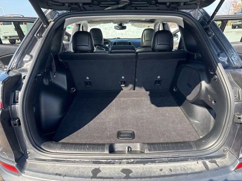 Used 2020 Jeep Cherokee Latitude Plus image 24