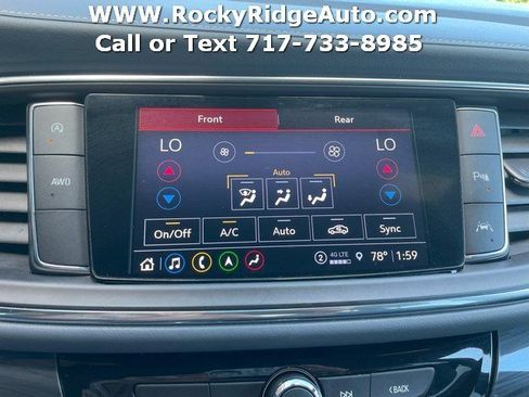 Used 2024 Buick Enclave Premium image 17