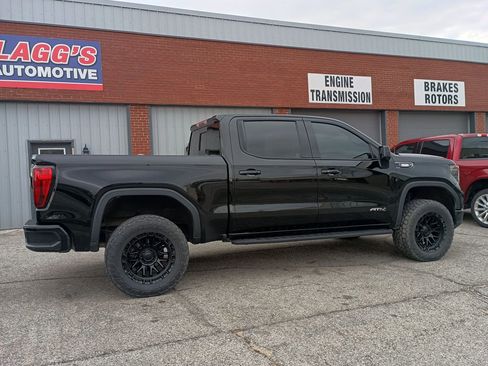 Used 2022 GMC Sierra 1500 AT4 w/ AT4 Preferred Package image 10