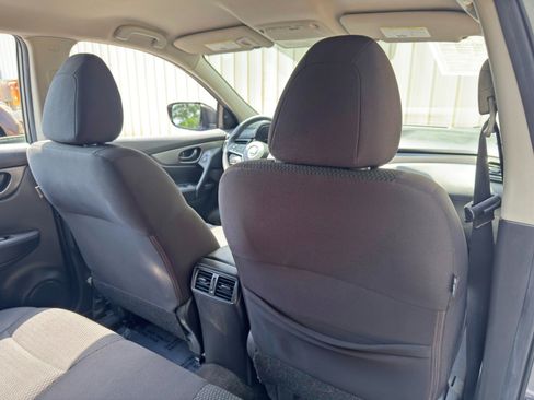 Used 2020 Nissan Rogue Sport S w/ Appearance Package FWD image 29