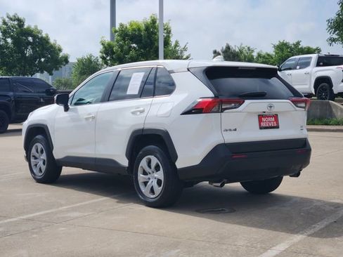 Used 2024 Toyota RAV4 LE AWD/4WD image 4