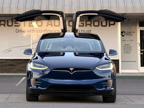 Used 2017 Tesla Model X 100D AWD/4WD image 3