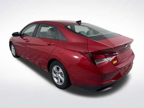 Used 2021 Hyundai Elantra SEL FWD image 3