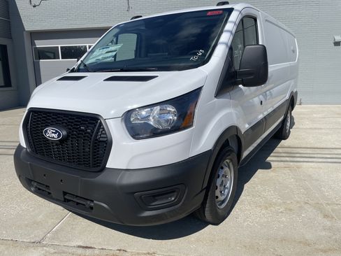 New 2027 Ford Transit 150 Low Roof w/ Load Area Protection Package RWD image 9
