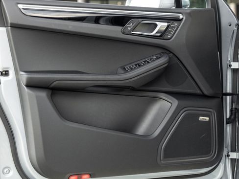 Certified 2026 Porsche Macan AWD/4WD image 20