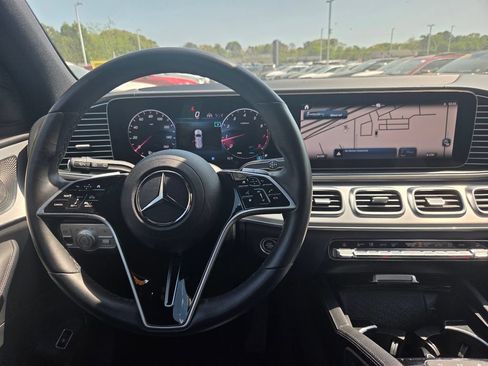 Used 2025 Mercedes-Benz GLS 450 4MATIC image 13