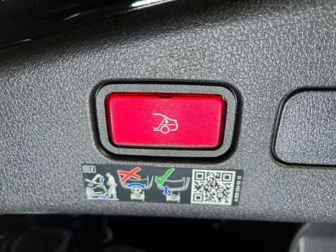 New 2026 Mercedes-Benz CLE 300 4MATIC Cabriolet image 17