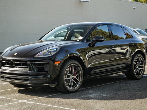 Used 2022 Porsche Macan S AWD/4WD image 3