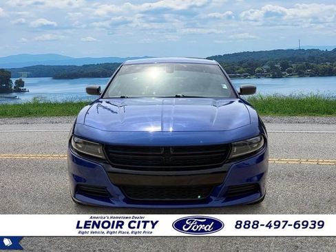 Used 2022 Dodge Charger SXT w/ Blacktop Package RWD image 8
