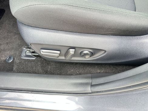 Used 2025 Toyota RAV4 XLE image 23