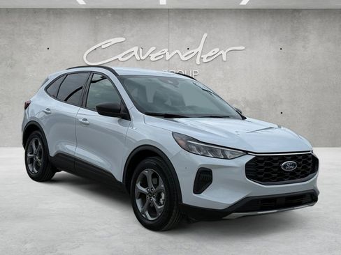 Used 2025 Ford Escape ST-Line image 2