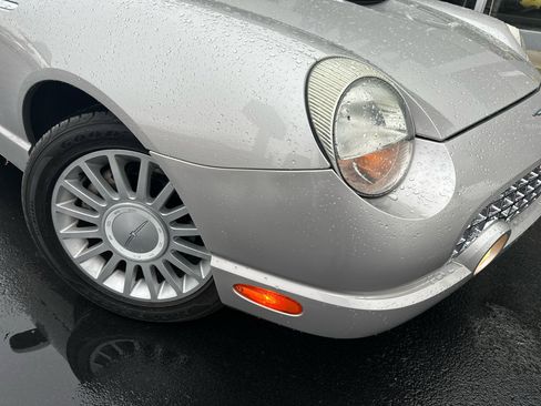 Used 2005 Ford Thunderbird image 4