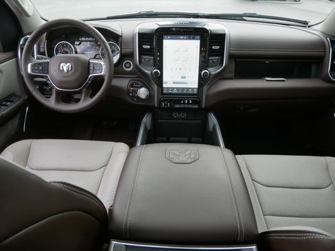 Used 2025 RAM 1500 Laramie image 10