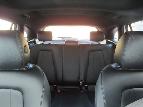 Used 2022 Mercedes-Benz GLA 250 4MATIC w/ Premium Package Lite image 33