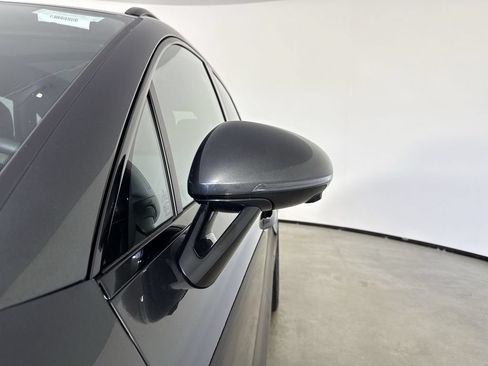 Certified 2026 Porsche Macan AWD/4WD image 12