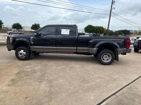 Used 2022 Ford F350 King Ranch w/ King Ranch Ultimate Package AWD/4WD image 4