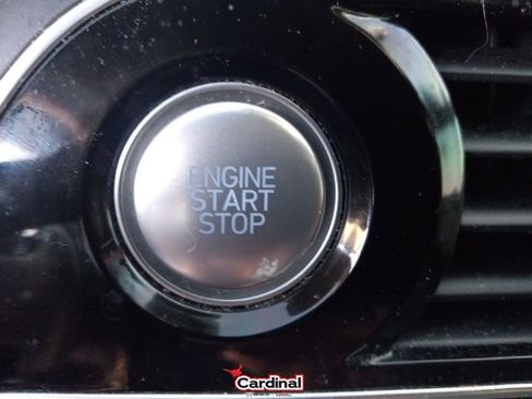 Used 2022 Genesis G70 2.0T image 26