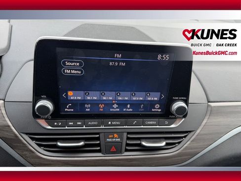Used 2025 Nissan Altima 2.5 SV FWD image 18
