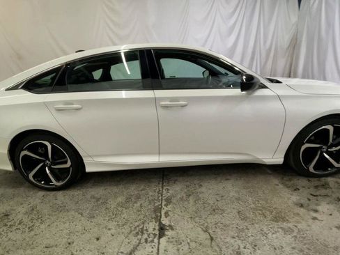 Used 2022 Honda Accord Sport image 9