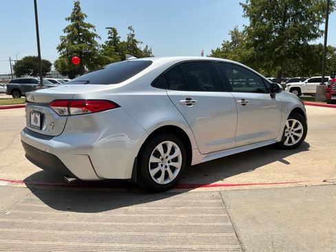 Used 2025 Toyota Corolla LE FWD image 6