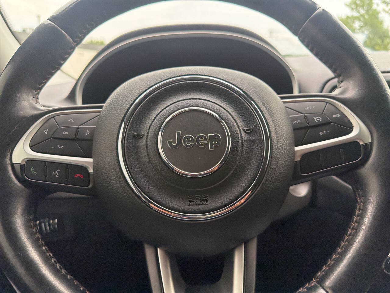 Used 2018 Jeep Compass Latitude w/ Cold Weather Group FWD image 12