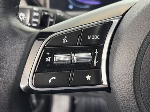 Certified 2025 Kia Seltos S AWD/4WD image 37