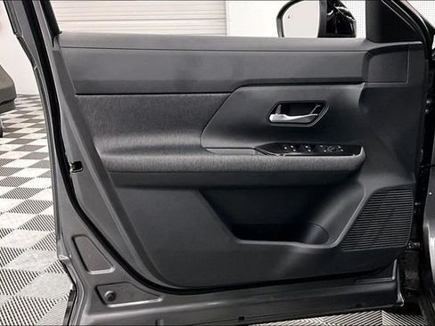 New 2026 Nissan Kicks SV AWD/4WD image 31