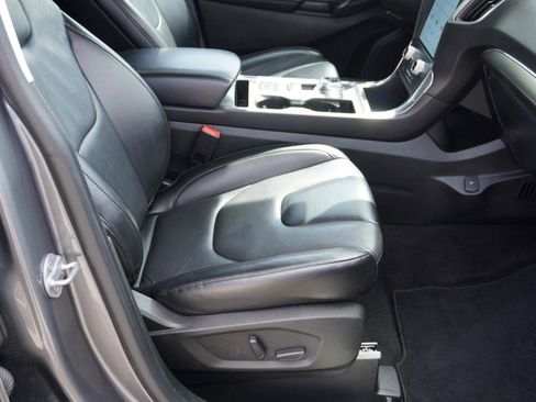 Used 2022 Ford Edge Titanium AWD/4WD image 20