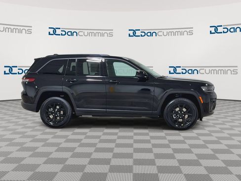 New 2026 Jeep Grand Cherokee 4WD image 2