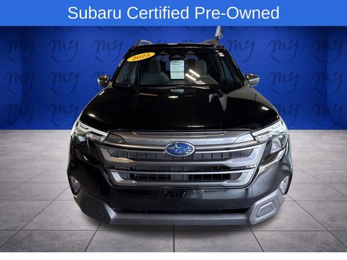 Certified 2025 Subaru Forester Premium AWD/4WD image 3
