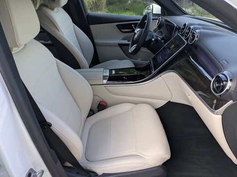 Certified 2023 Mercedes-Benz GLC 300 image 20