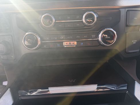 Used 2023 Ford F350 King Ranch image 19