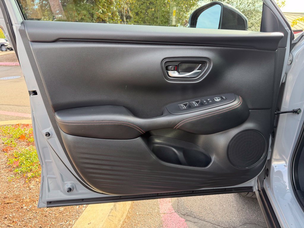 Used 2025 Honda HR-V Sport image 11