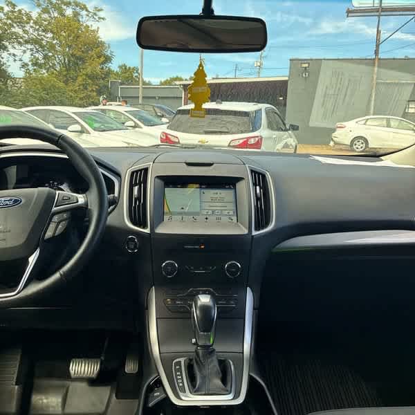 Used 2018 Ford Edge SEL w/ Equipment Group 201A FWD image 11