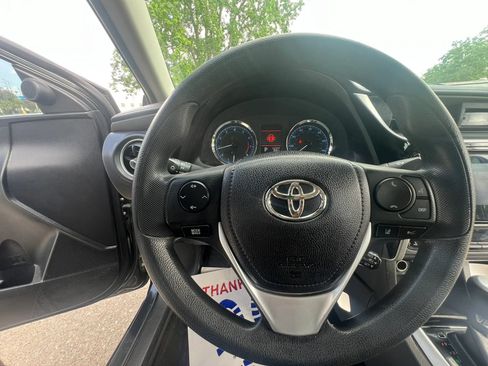 Used 2017 Toyota Corolla LE FWD image 13