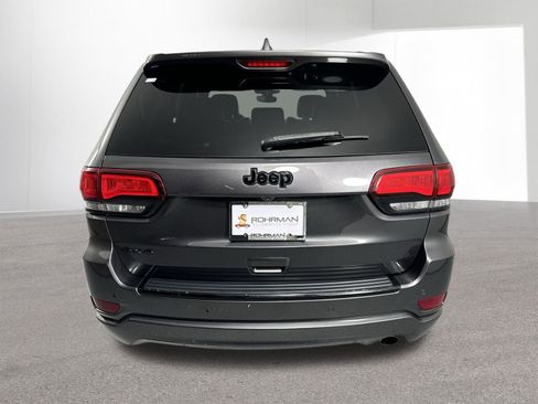 Used 2017 Jeep Grand Cherokee Altitude image 32