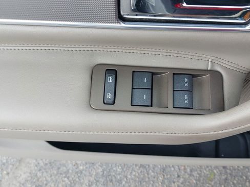 Used 2011 Lincoln MKX AWD w/ 102A Rapid Spec Order Code image 27