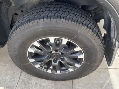 Used 2021 Nissan Titan PRO-4X w/ Pro-4x Convenience Package image 9