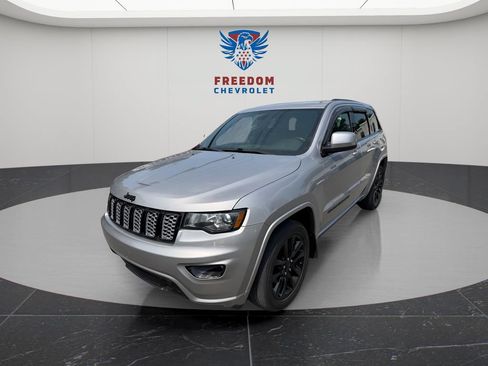 Used 2020 Jeep Grand Cherokee Altitude AWD/4WD image 1