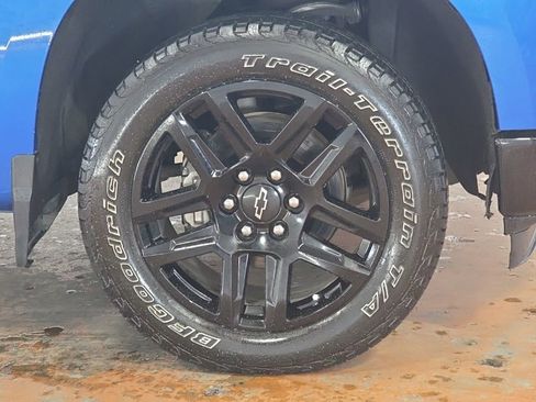 Used 2022 Chevrolet Silverado 1500 Custom w/ LPO, Dark Essentials Package image 9