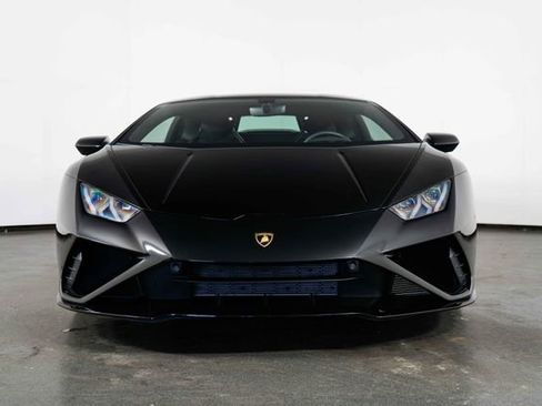 Used 2022 Lamborghini Huracan EVO image 3