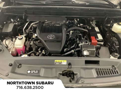 Used 2023 Toyota Highlander LE image 17