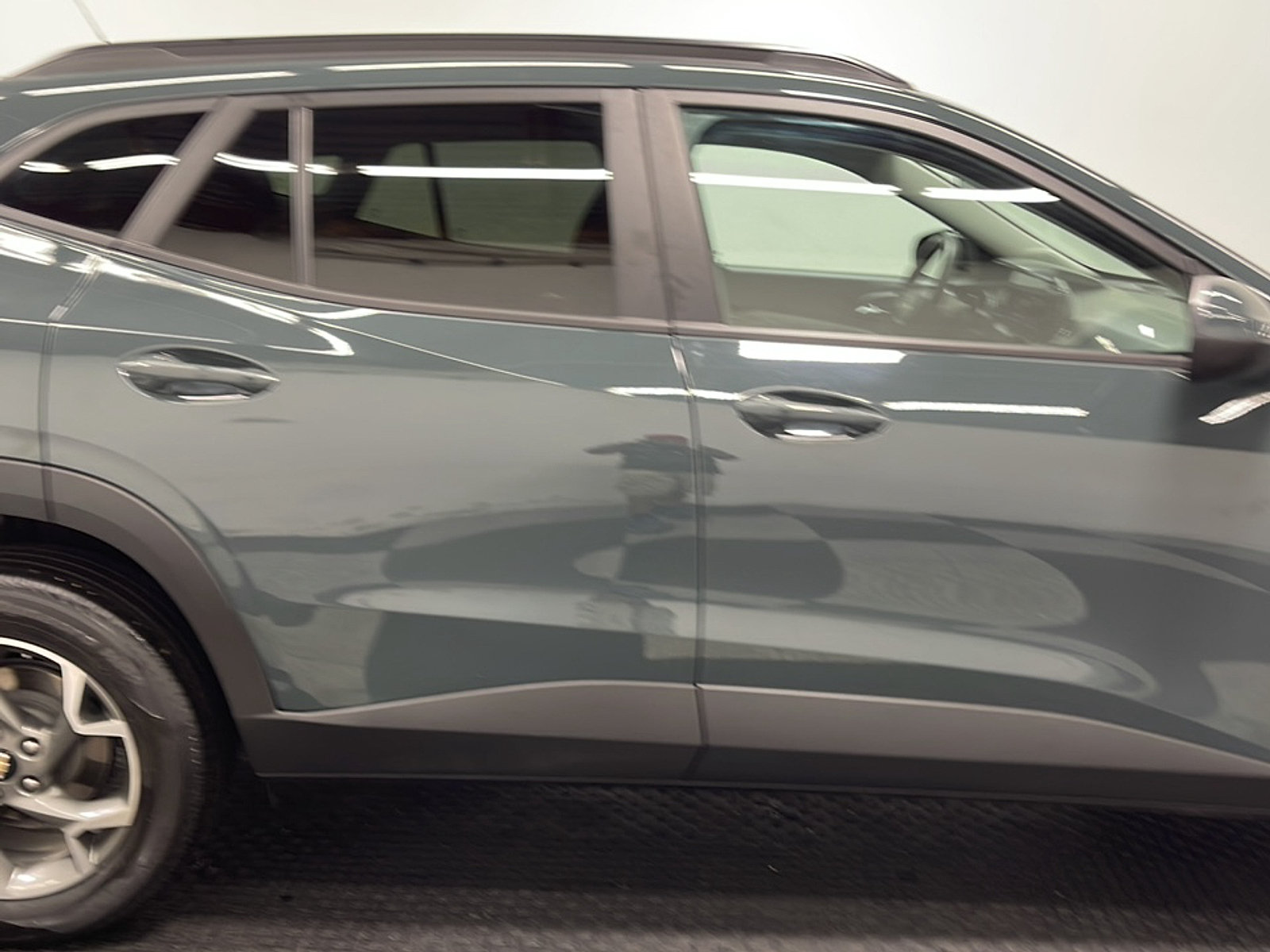 Used 2025 Chevrolet Trax LT FWD image 20