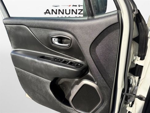 Used 2022 Jeep Renegade Latitude w/ Convenience Group image 28