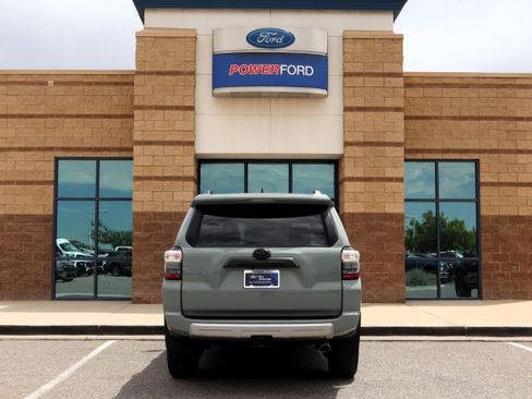 Used 2022 Toyota 4Runner TRD Off-Road AWD/4WD image 7