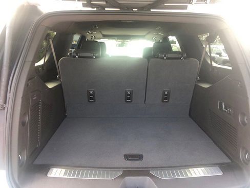 Used 2022 GMC Yukon XL Denali image 9