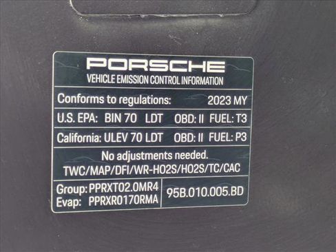 Used 2023 Porsche Macan AWD/4WD image 24