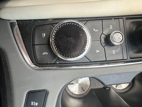 Used 2023 Cadillac XT5 Premium Luxury FWD image 39